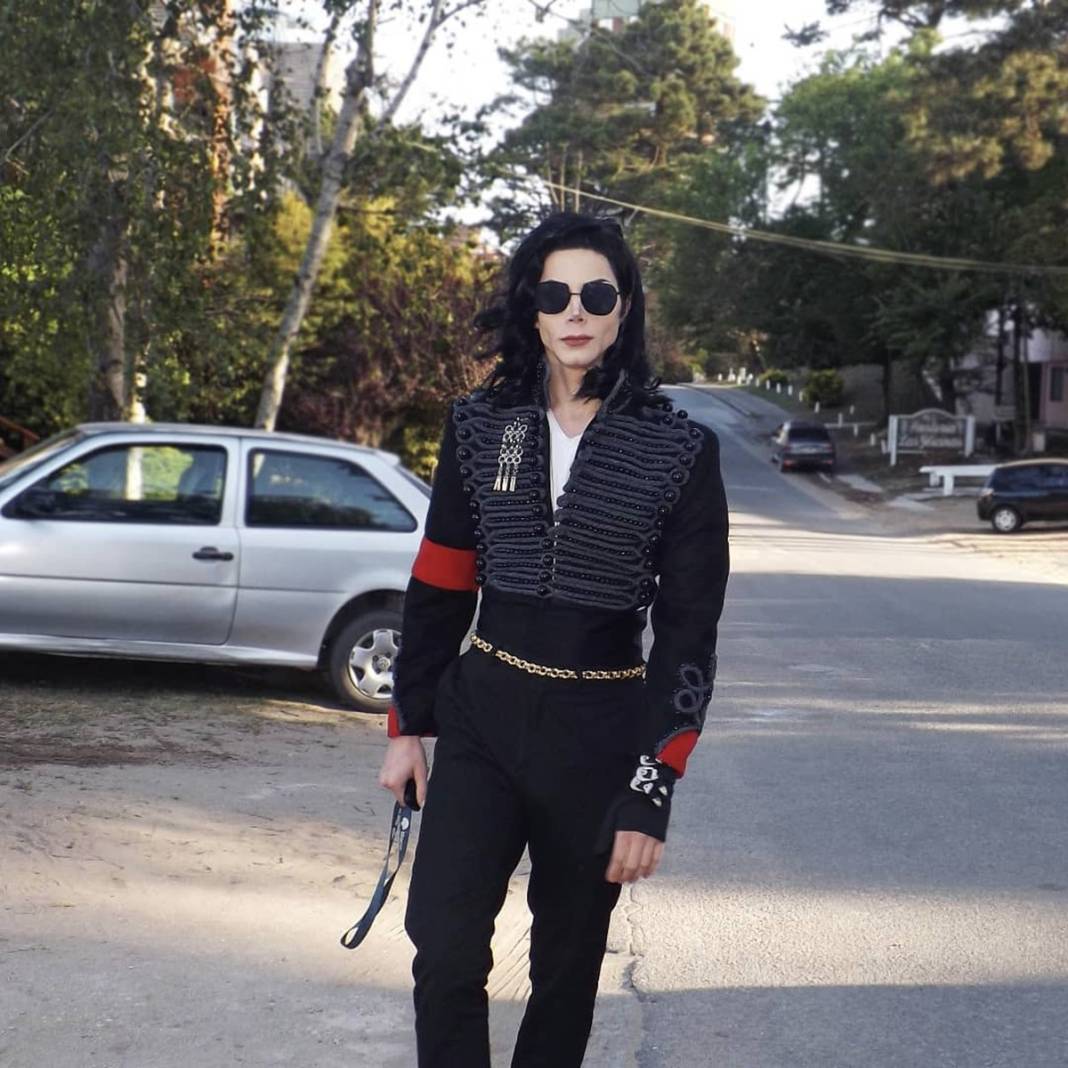 Michael Jackson'a benzemek için 40 bin dolar harcadı! Bakın neye benzedi... 17